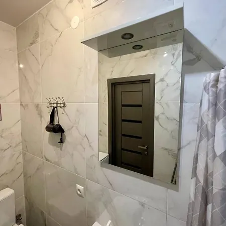 Yes Silver アパート ウージュホロド